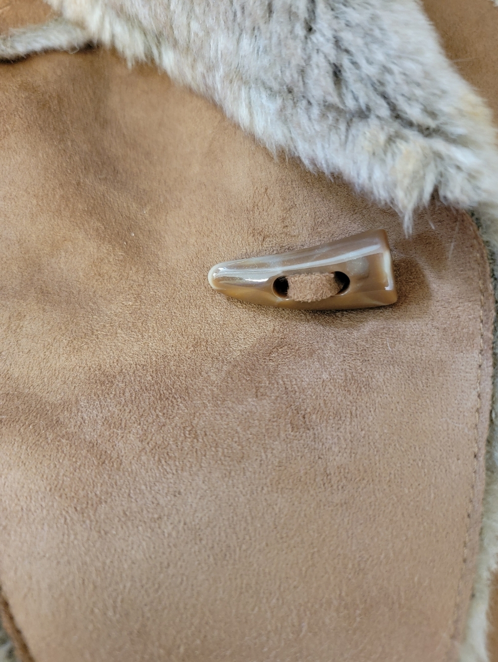 Faded Glory Faux Fur/Suede Vest in Camel - Picture 9 of 10